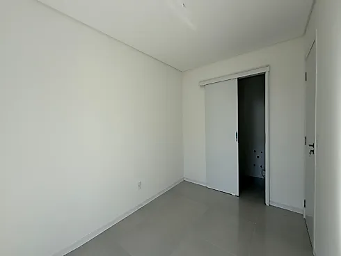 Apartamento 2 Dormitórios, sendo 1 Suíte - Foto 11