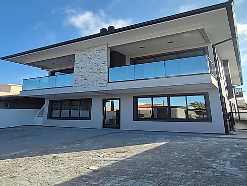 Apartamento 2 Dormitórios, sendo 1 Suíte - Apartamento em Praia do Sonho, Palhoça - Foto 2