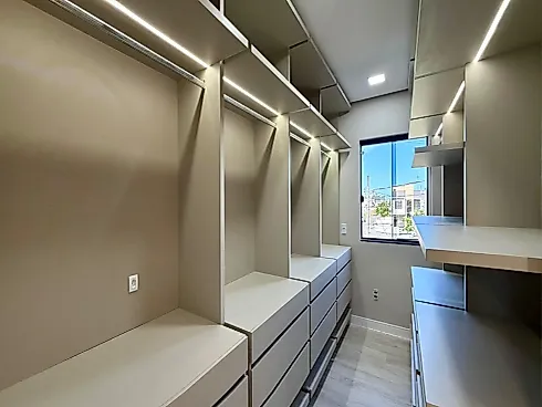 Casa 4 Dormitórios, sendo 2 Suítes - Foto 18
