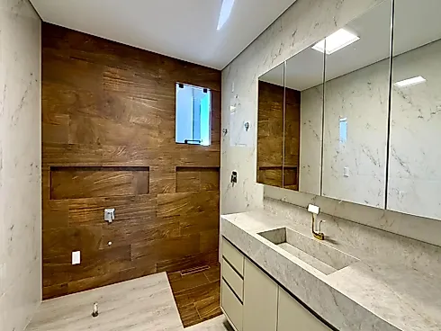Casa 4 Dormitórios, sendo 2 Suítes - Foto 19