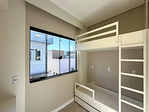 Casa 4 Dormitórios, sendo 2 Suítes - Foto 22