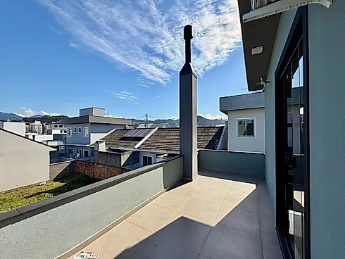Casa 4 Dormitórios, sendo 2 Suítes - Foto 13