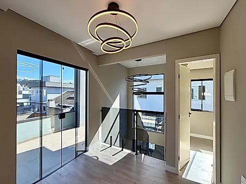 Casa 4 Dormitórios, sendo 2 Suítes - Foto 10
