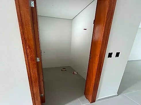 Sobrado geminado em Forquilhas, São José