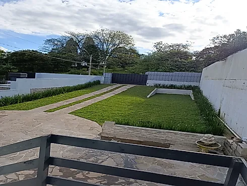 Casa 2 Quartos 160m² com Churrasqueira - Centro