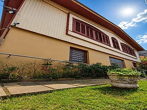 Casa com Amplo Terreno Central - Foto 4
