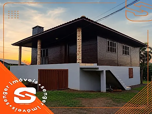 Linda Casa com Dois Pavimentos com Cotiporã