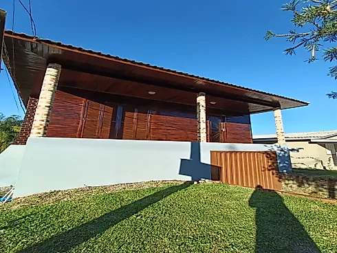 Linda Casa com Dois Pavimentos com Cotiporã - Foto 16