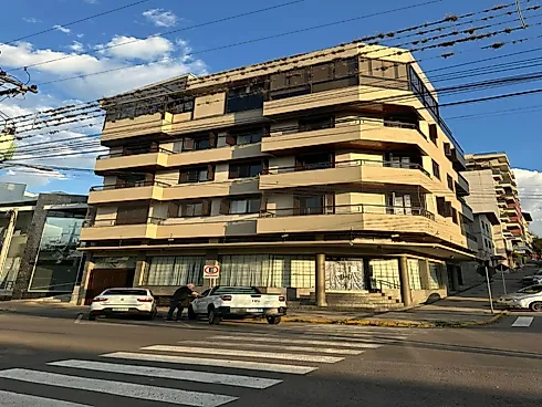 Apartamento Norte  5 Quartos, sendo uma Suíte com Hidro 190m²  - Centro