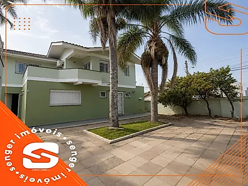 Casa 3 Quartos com 1 Suíte e 208m² - Petrópolis