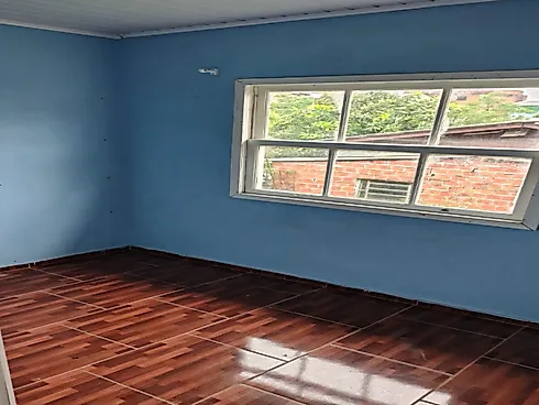Casa 2 Quartos com Pavilhão para Comércio na Frente - Medianeira Iii - Foto 9
