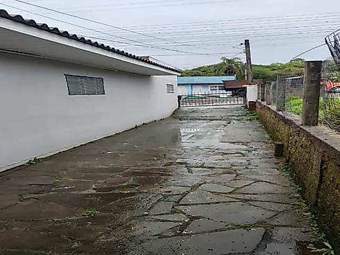 Casa 2 Quartos com Pavilhão para Comércio na Frente - Medianeira Iii - Foto 6