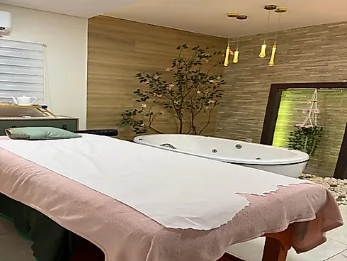 Moradia Confortável com um Espaço Comercial - Foto 8