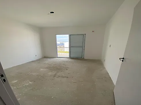 Casa em Vila Areao, Taubaté