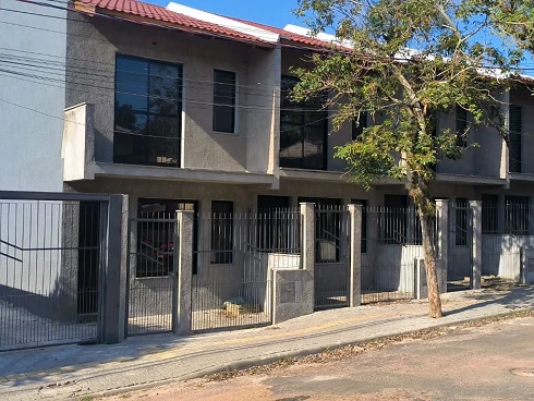 Sobrado geminado em Cecilia, Viamão
