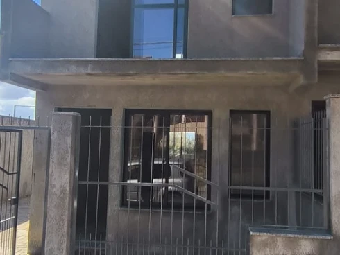 Sobrado geminado em Cecilia, Viamão