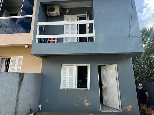 Sobrado geminado em Tarumã, Viamão