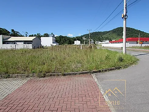 Terreno em Forquilhas, São José