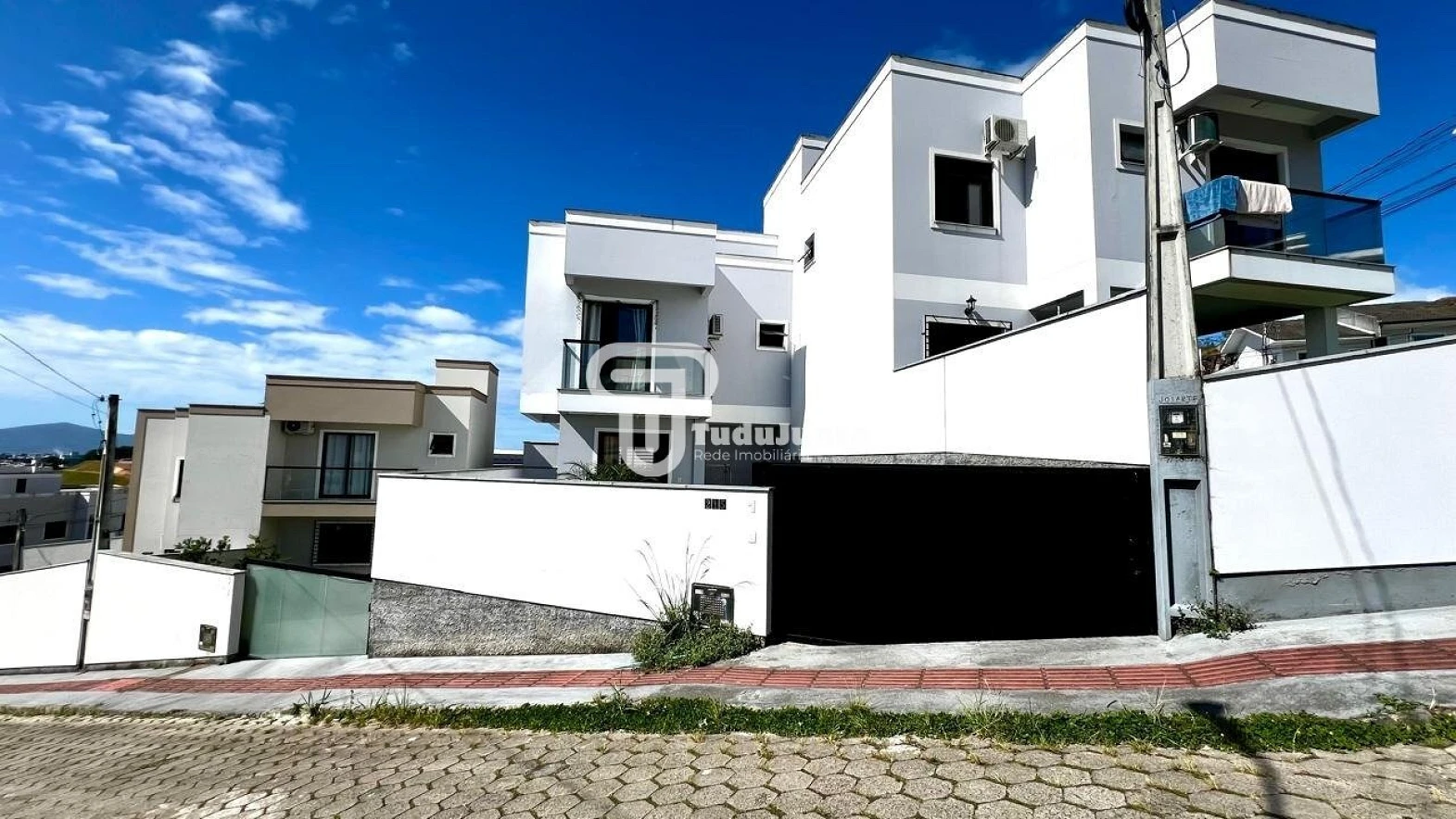 Sobrado geminado em Bela Vista, Palhoça