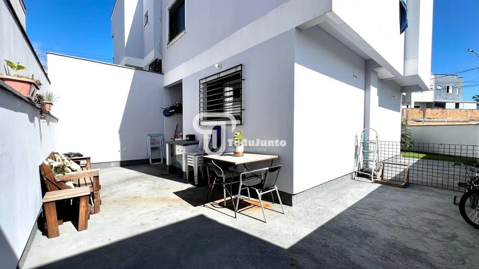 Sobrado geminado em Bela Vista, Palhoça