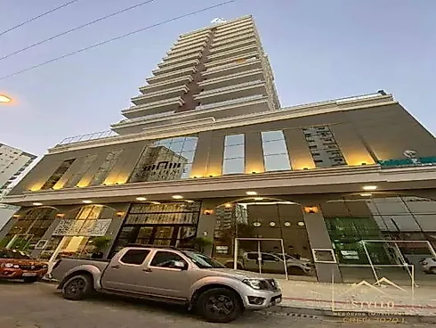 Apartamento em Meia Praia, Itapema