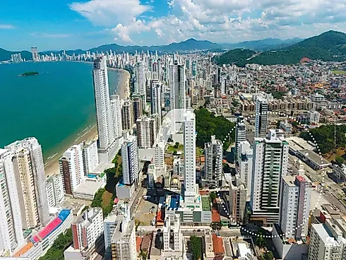 Apartamento em Pioneiros, Balneário Camboriú