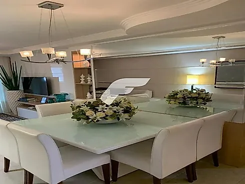 Apartamento em Meia Praia, Itapema