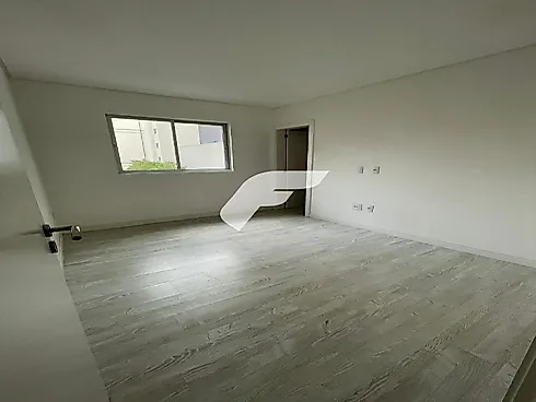 Apartamento em Meia Praia, Itapema