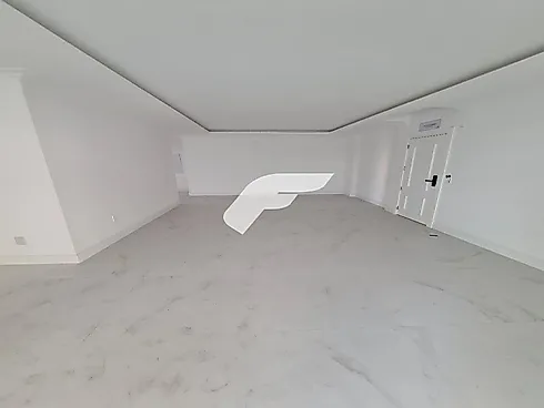 Apartamento em Meia Praia, Itapema
