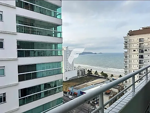 Apartamento em Meia Praia, Itapema