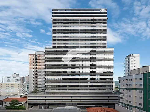 Apartamento em Meia Praia, Itapema