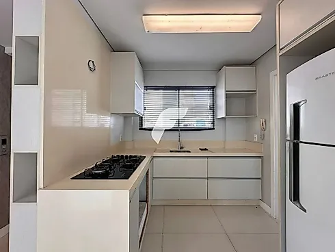 Apartamento em Meia Praia, Itapema