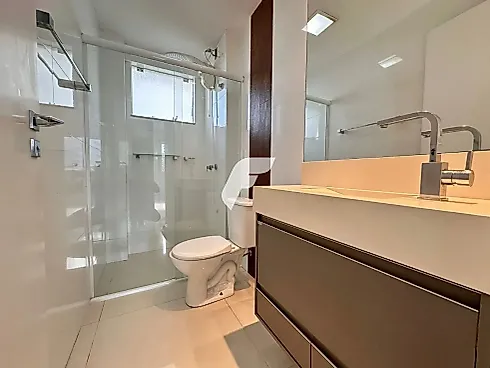 Apartamento em Meia Praia, Itapema