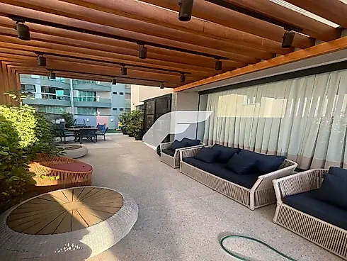 Apartamento em Meia Praia, Itapema