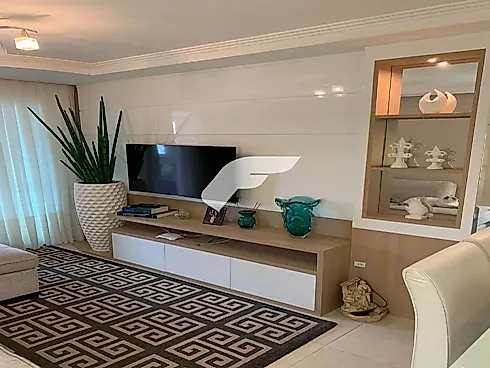 Casa em Meia Praia, Itapema