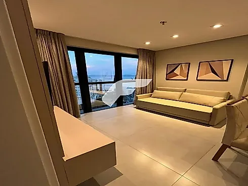 Apartamento em Meia Praia, Itapema