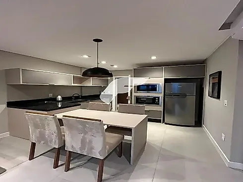 Apartamento em Meia Praia, Itapema