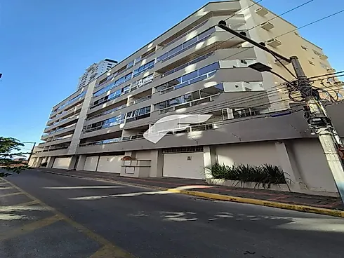 Apartamento em Meia Praia, Itapema