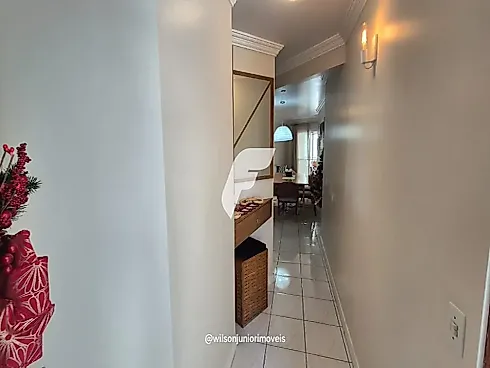 Apartamento em Meia Praia, Itapema