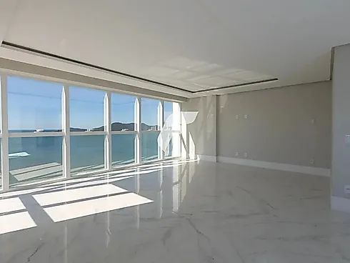 Pioneiros, Balneário Camboriú