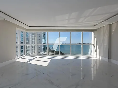 Apartamento em Pioneiros, Balneário Camboriú