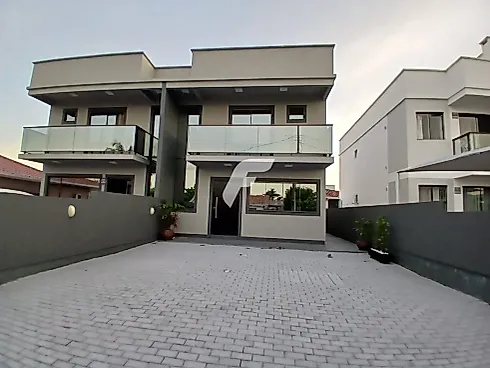 Casa em Balneário Ponta Do Papagaio, Palhoça