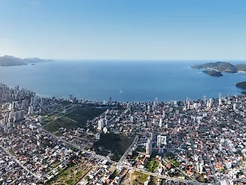 Apartamento em Perequê, Porto Belo