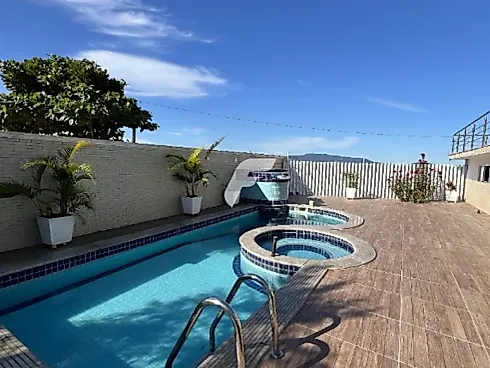 Casa em Ponta De Baixo, São José