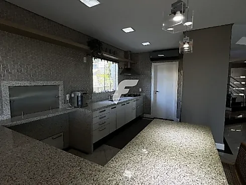 Casa em Ponta De Baixo, São José