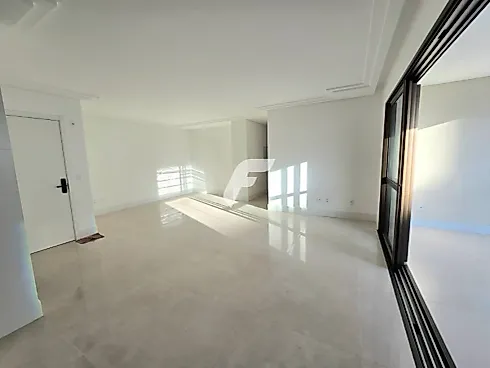 Apartamento em Kobrasol, São José