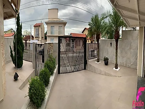 Casa em Carianos, Florianópolis