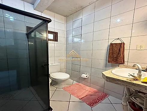 Casa em Praia Do Meio (ens Brito), Palhoça