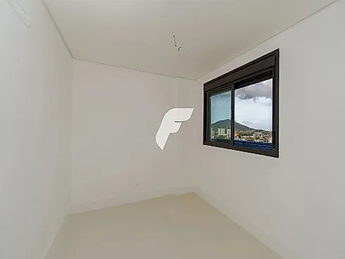 Apartamento em Praia De Armação Do Itapocorói, Penha