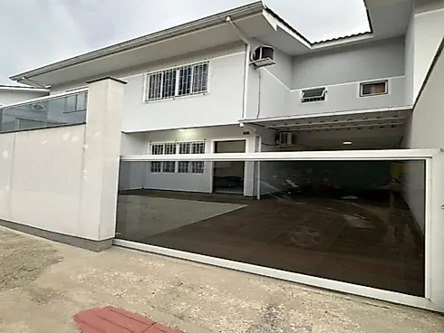 Sobrado geminado em Bela Vista, Palhoça